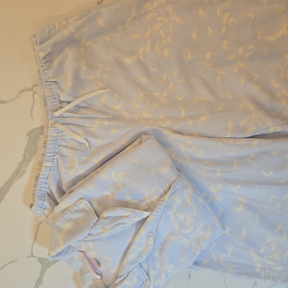 Victoria's Secret Other - Victoria's Secret Cotton Feather Light Blue White Flannel Pajama Set Medium
